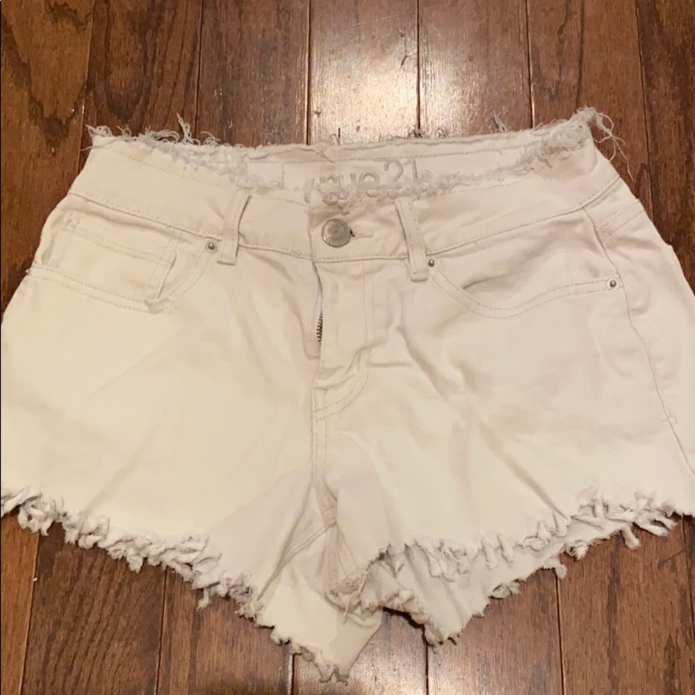 white jean shorts